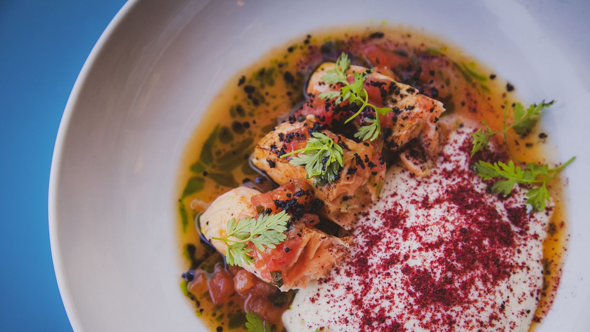 Лосось с пореем «Конфи» и муссом из корня сельдерея